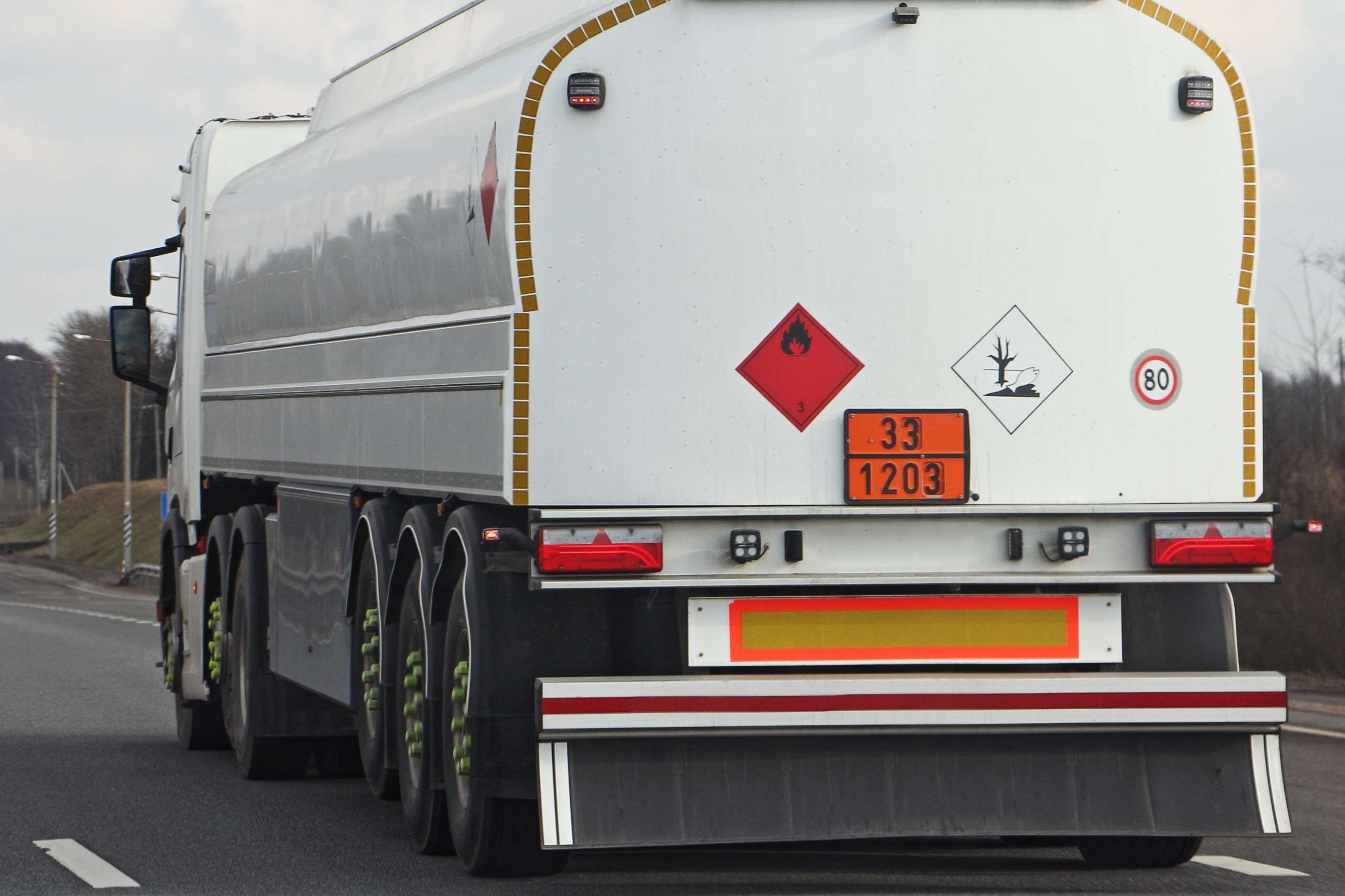 Consulente trasporti merci pericolose: preparazione all’esame per il conseguimento del certificato di formazione professionale