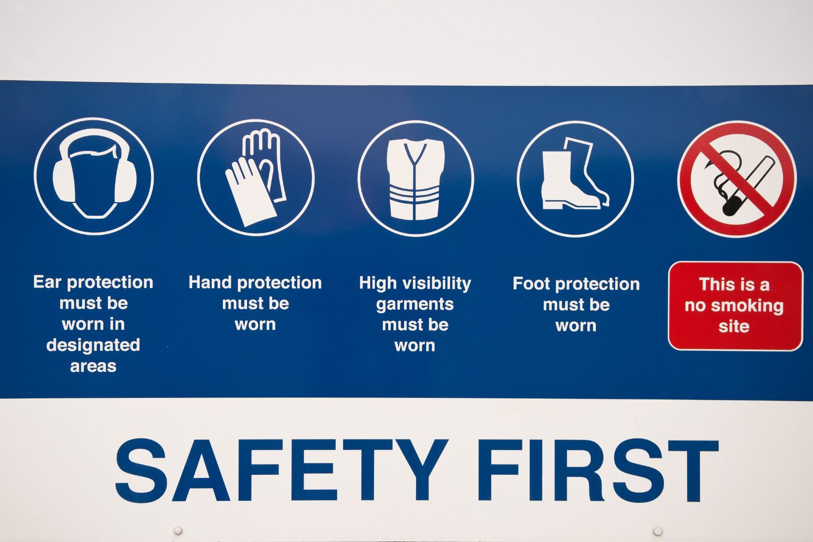 Immagine copertina L'importanza dei Dispositivi di Protezione Collettiva (DPC) per la Sicurezza sul Lavoro